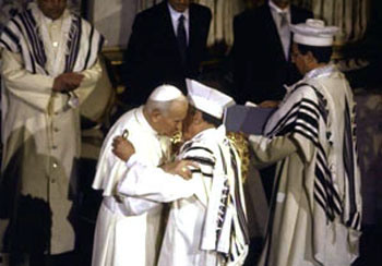 Pseudopapie Jan Pawe II w synagodze rzymskiej, 1986 r.
