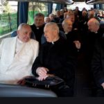 Bergoglio w autobusie