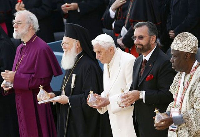 Heretyk pseudopapie Joseph Ratzinger w Asyu na spdzie apostatów i pogan