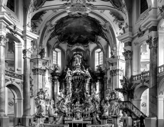 Otarz gówny Bazyliki Czternastu Ordowników w Bad Staffelstein koo Bambergu w Bawarii w Niemczech