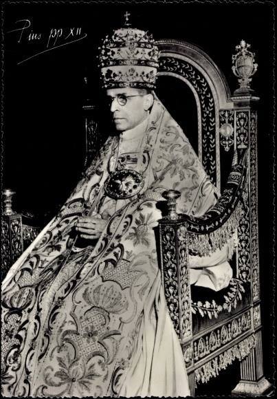 Papie Pius XII na sedia gestatoria