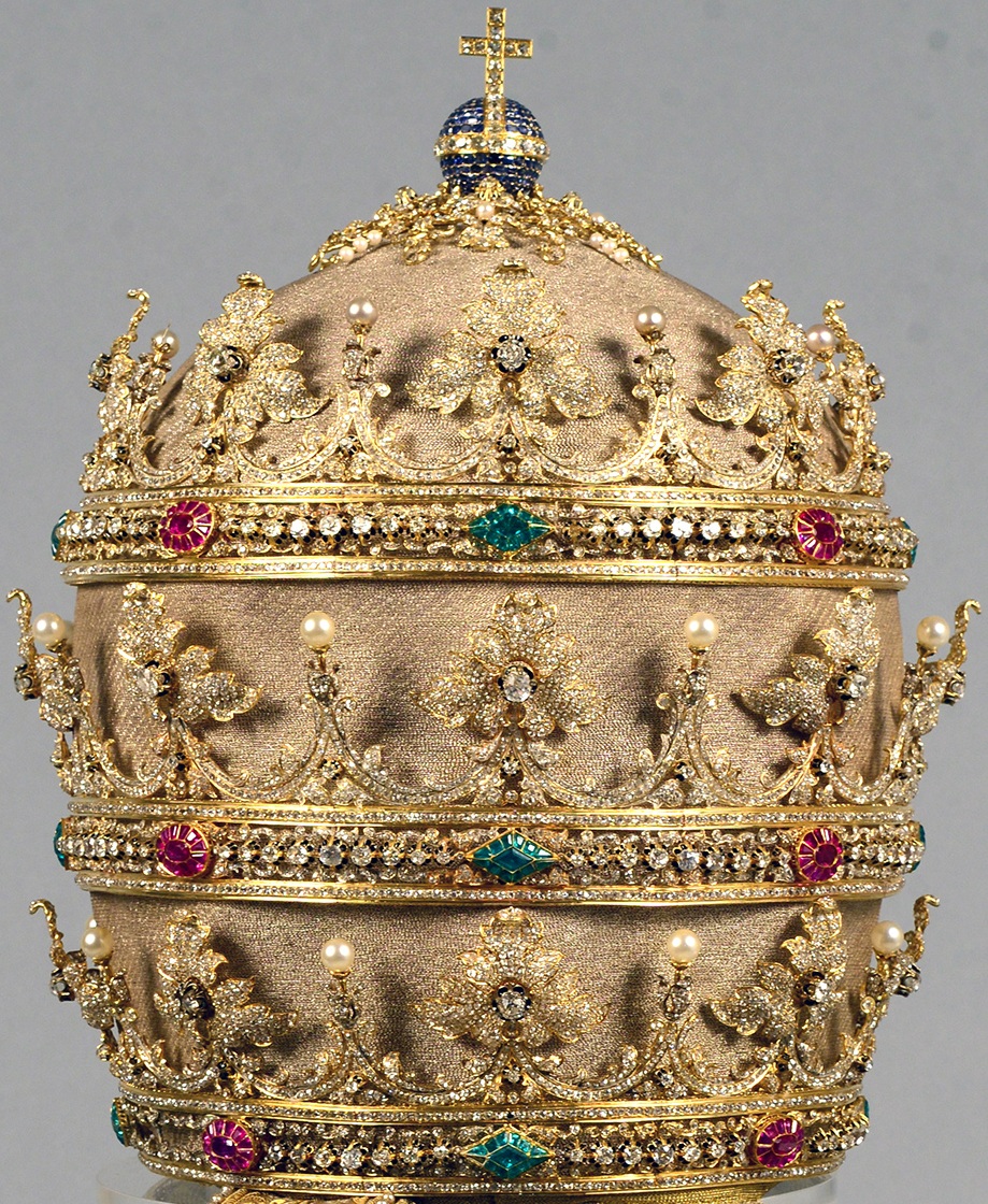 Tiara ofiarowana Ojcu witemu Piusowi IX przez krolow Hiszpanii Izabel II w roku 1854